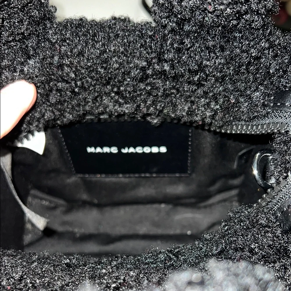 Marc Jacobs black teddy The Tote crossbody - Picture 5 of 10
